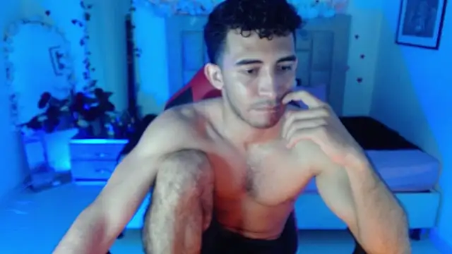 Snapshot of Caius_fox chatting on April 1, 1:41 pm Caius fox online show from April 1, 1:41 pm