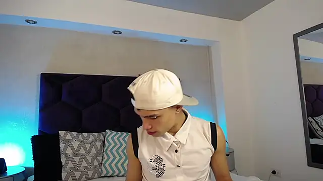 Dominik Souza online show from March 12, 6:58 pm