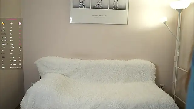 LoraLynn online show from February 11, 2:55 pm