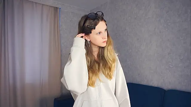 UshaAshauer online show from February 9, 11:03 am