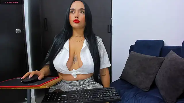 eliclasss online show from May 11, 7:55 pm