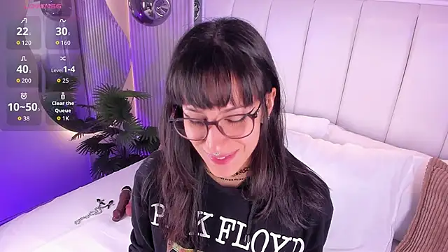 ViolettaColinss online show from May 5, 11:40 am