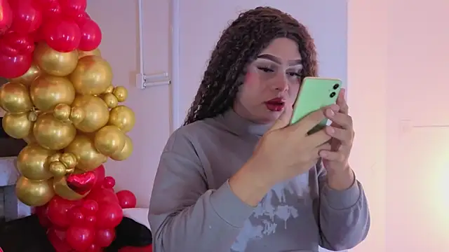 megara hott online show from February 6, 2:20 pm