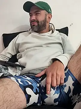 hairyandbigmann online show from February 26, 6:29 pm