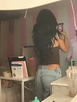 ellianajean online show from March 10, 4:28 am