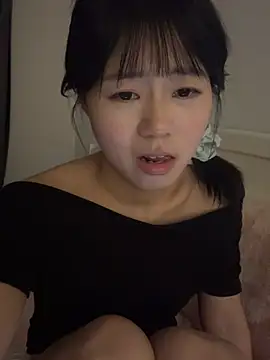 Snapshot of Nana-3 chatting on March 8, 8:56 pm Nana-3 online show from March 8, 8:56 pm