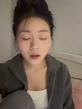 Snapshot of Nana-3 chatting on March 12, 3:29 pm Nana-3 online show from March 12, 3:29 pm