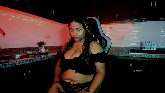 Snapshot of Scarlet_vibe07 chatting on February 5, 7:40 pm Scarlet vibe07 online show from February 5, 7:40 pm