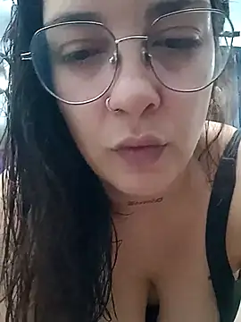 Snapshot of kuramaqueen chatting on February 15, 4:42 am kuramaqueen online show from February 15, 4:42 am