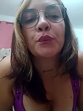 Snapshot of kuramaqueen chatting on March 6, 7:49 am kuramaqueen online show from March 6, 7:49 am