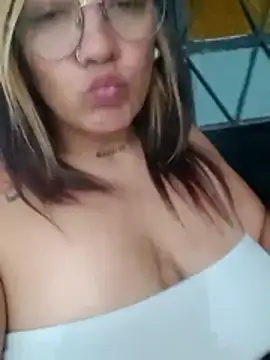 Snapshot of kuramaqueen chatting on March 13, 11:55 pm kuramaqueen online show from March 13, 11:55 pm