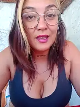 Snapshot of kuramaqueen chatting on March 17, 4:21 pm kuramaqueen online show from March 17, 4:21 pm