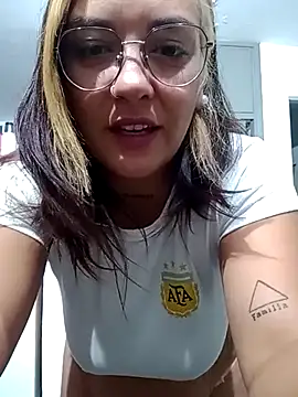 Snapshot of kuramaqueen chatting on March 18, 7:11 am kuramaqueen online show from March 18, 7:11 am