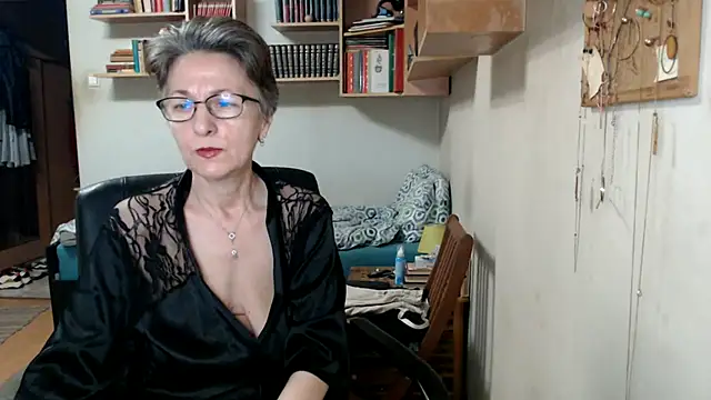 katemodel online show from September 13, 6:46 am