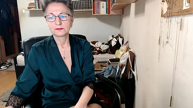 katemodel online show from October 2, 5:14 am