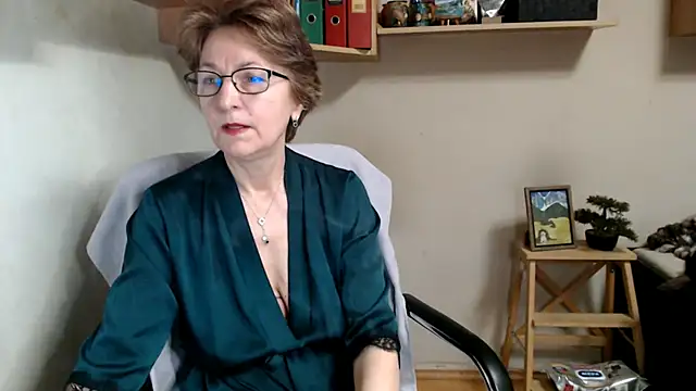 katemodel online show from January 14, 7:47 am