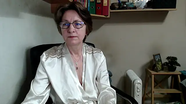 katemodel online show from February 16, 7:26 am