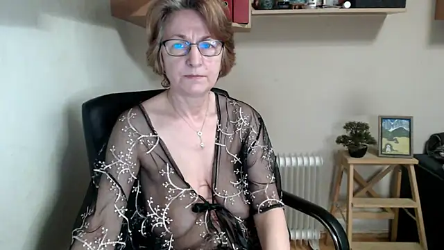 katemodel online show from April 20, 7:22 am