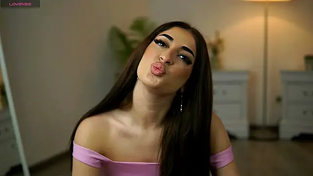 Snapshot of KassidyVibe chatting on April 7, 2:56 am KassidyVibe online show from April 7, 2:56 am