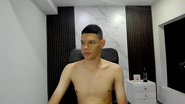 milo cruz  online show from June 14, 3:41 am