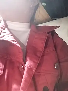 Snapshot of roachan_1 chatting on February 6, 11:57 am roachan 1 online show from February 6, 11:57 am