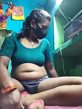 Snapshot of Chanchal_pande chatting on May 4, 10:28 pm Chanchal pande online show from May 4, 10:28 pm