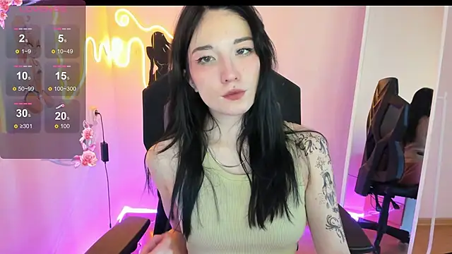 AliceeinWonderlanddd online show from March 12, 2:50 am