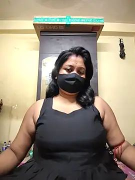 Curvy Trisha online show from June 23, 8:07 pm