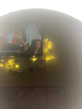 QueenOfCurvesX online show from February 11, 9:09 pm