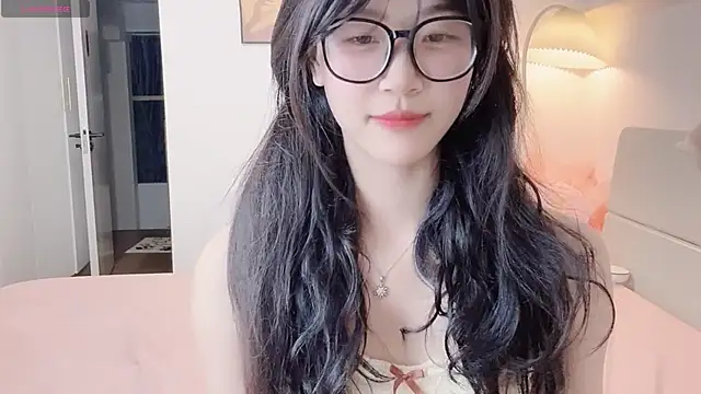 Snapshot of Luminous4173 chatting on May 12, 12:57 pm Luminous4173 online show from May 12, 12:57 pm