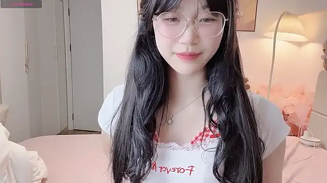 Snapshot of Luminous4173 chatting on May 26, 1:07 pm Luminous4173 online show from May 26, 1:07 pm