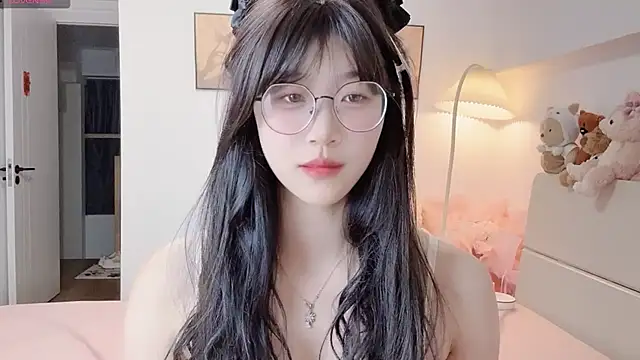 Snapshot of Luminous4173 chatting on May 29, 12:58 pm Luminous4173 online show from May 29, 12:58 pm