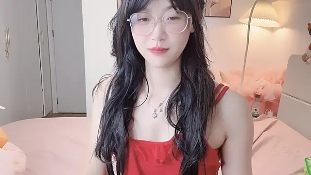Snapshot of Luminous4173 chatting on June 3, 1:14 pm Luminous4173 online show from June 3, 1:14 pm