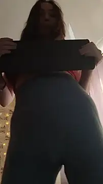 Snapshot of _strawberry_moon_ chatting on February 3, 8:52 am strawberry moon online show from February 3, 8:52 am