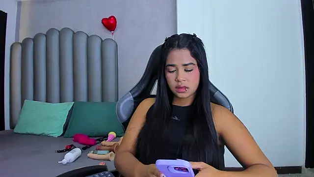 Snapshot of Shirleytaylor- chatting on March 26, 11:05 am Shirleytaylor- online show from March 26, 11:05 am