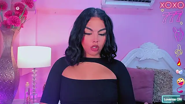 Maia Hotts online show from May 3, 4:07 am
