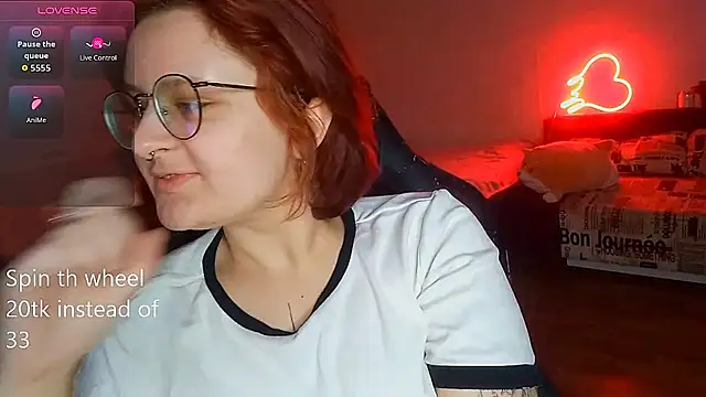 Snapshot of Kira_Chain chatting on February 9, 1:09 am Kira Chain online show from February 9, 1:09 am