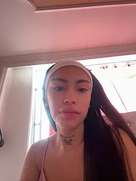 Bonny Eva online show from May 14, 4:25 pm