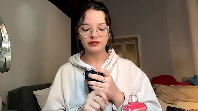 Leilla Marusel online show from February 5, 8:08 am