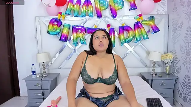 yaragarcia online show from February 18, 3:46 am