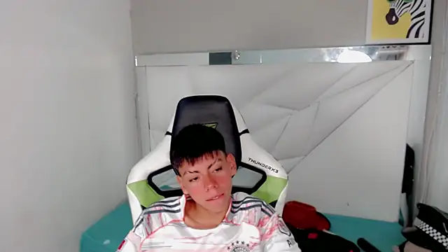 Liarr  online show from March 2, 8:04 pm