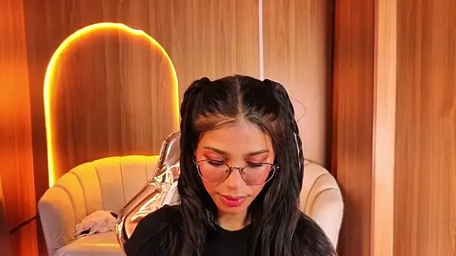 Alina b  online show from May 5, 8:06 pm