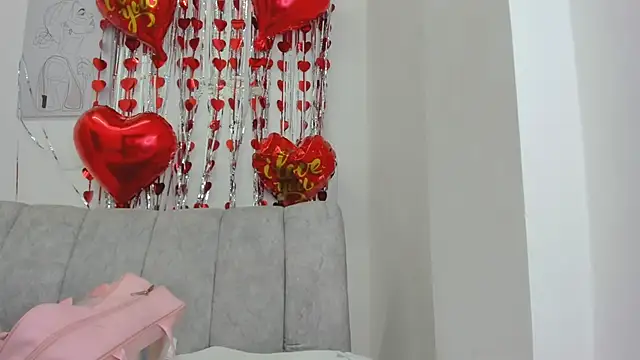 velvetluna  online show from February 17, 10:56 am