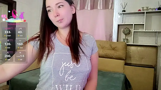 Snapshot of NotYourDoll chatting on January 18, 7:23 am NotYourDoll online show from January 18, 7:23 am