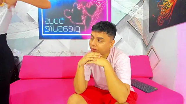 Candy bhraun online show from February 1, 10:30 pm