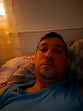 Snapshot of Miki01881 chatting on February 16, 8:10 am Miki01881 online show from February 16, 8:10 am