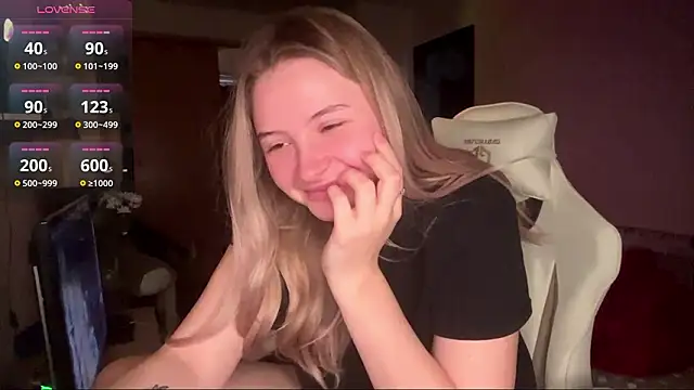 VibeVi online show from March 9, 1:37 pm