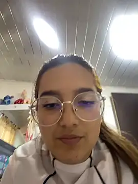 Snapshot of Dahila_silk chatting on February 6, 6:55 pm Dahila silk online show from February 6, 6:55 pm