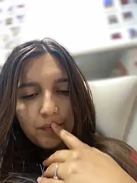 Snapshot of Dahila_silk chatting on February 11, 5:34 am Dahila silk online show from February 11, 5:34 am