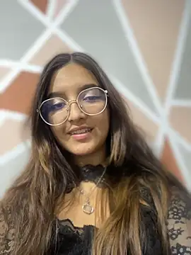 Snapshot of Dahila_silk chatting on February 14, 6:10 am Dahila silk online show from February 14, 6:10 am